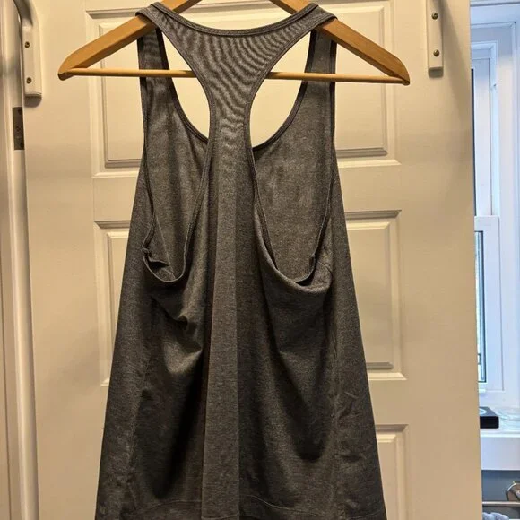 Women's Spalding Active Razorback Tank Size Large - Picture 4 of 4